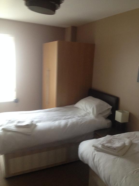 Coach & Horses Bed & Breakfast Tredegar ห้อง รูปภาพ