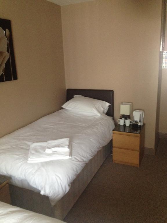 Coach & Horses Bed & Breakfast Tredegar ห้อง รูปภาพ