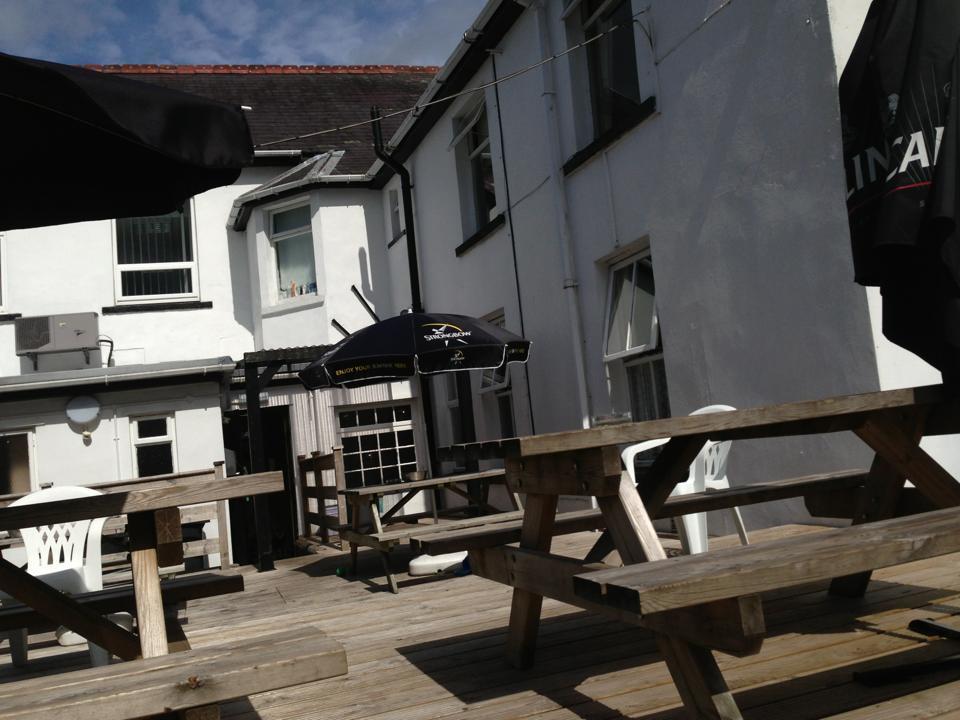 Coach & Horses Bed & Breakfast Tredegar ภายนอก รูปภาพ