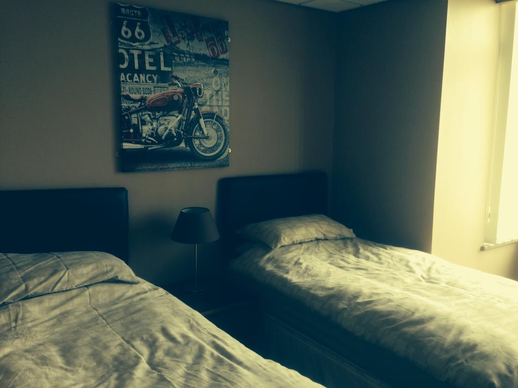 Coach & Horses Bed & Breakfast Tredegar ภายนอก รูปภาพ