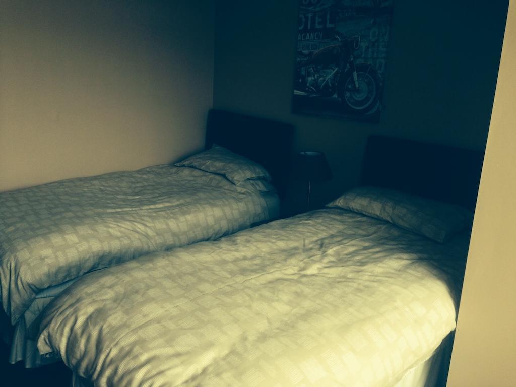 Coach & Horses Bed & Breakfast Tredegar ภายนอก รูปภาพ